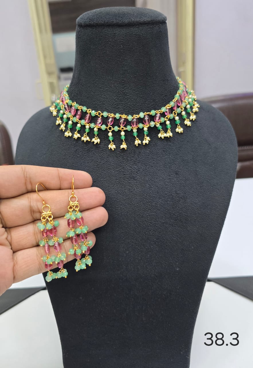 Pearls Choker