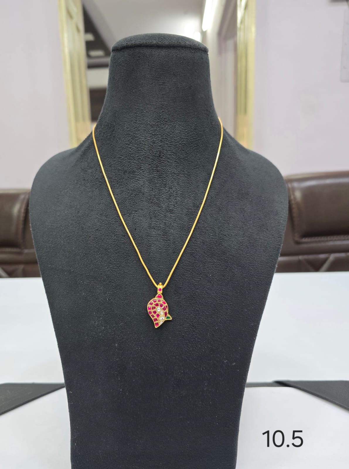 Kundan Pendant with Pearls