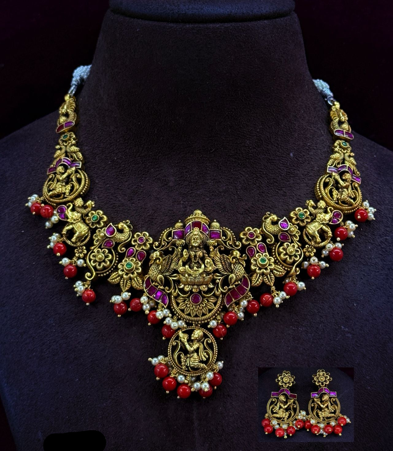 Antique necklace with red beads with earrings set