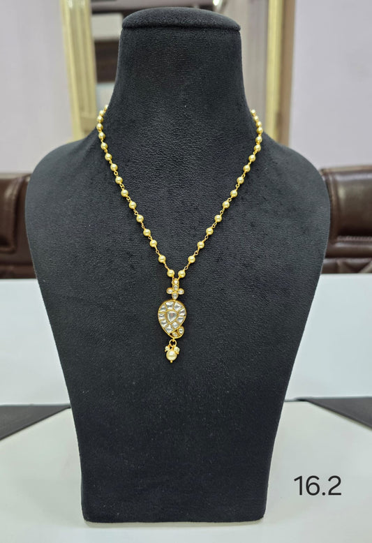 Kundan Pendant pearls