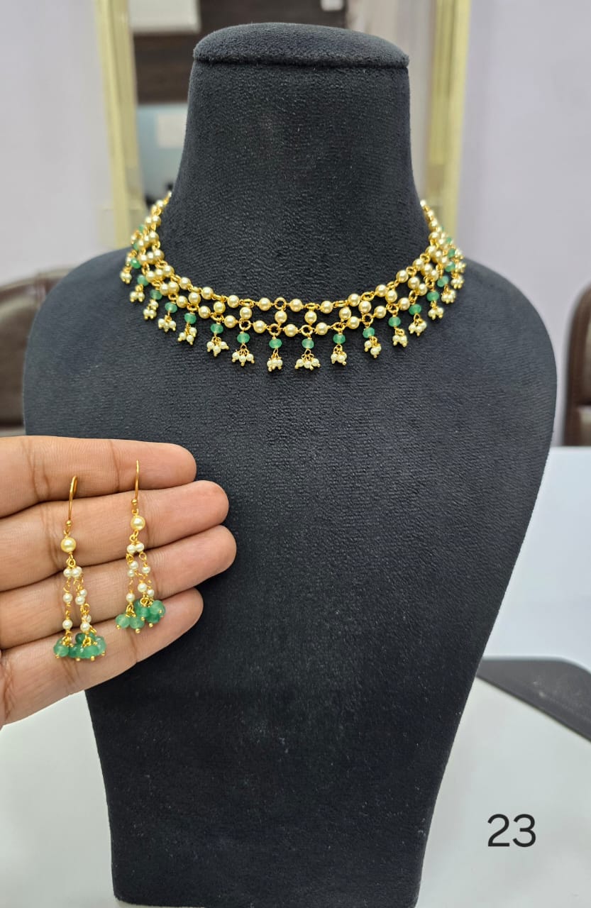 Pearls Choker with earrings
