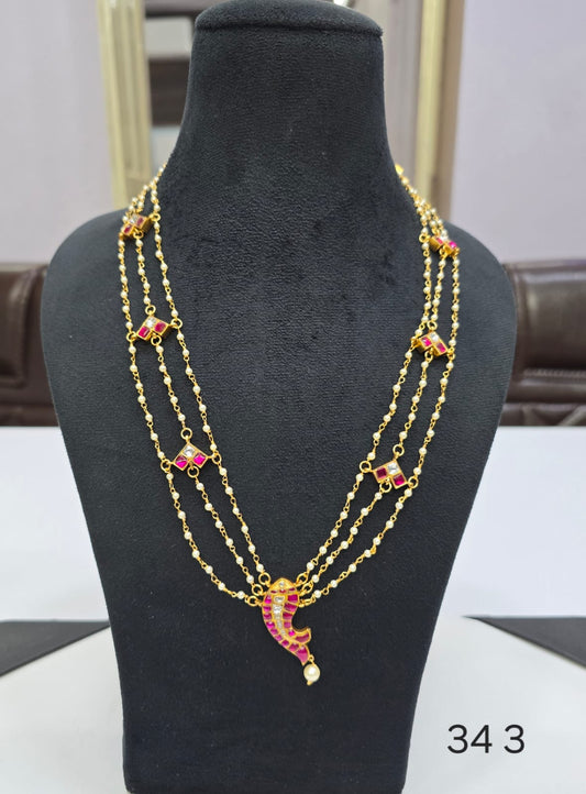 Kundan Pendant with pearls