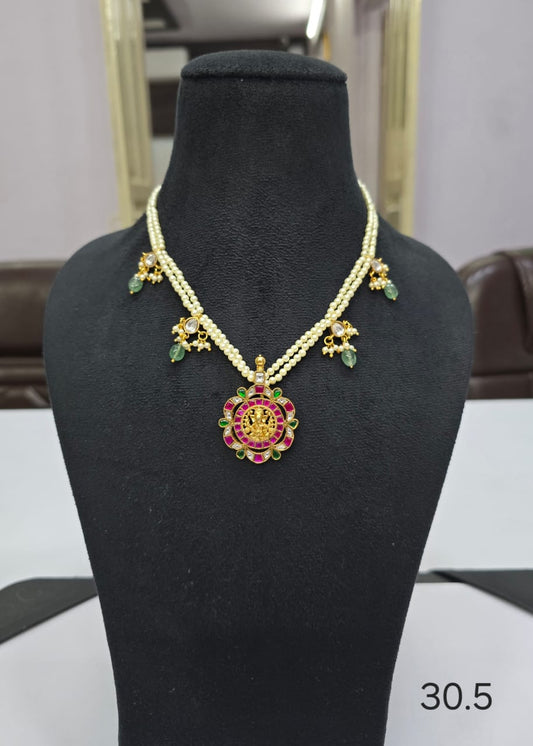 Ganesh pendant with pearls jadau
