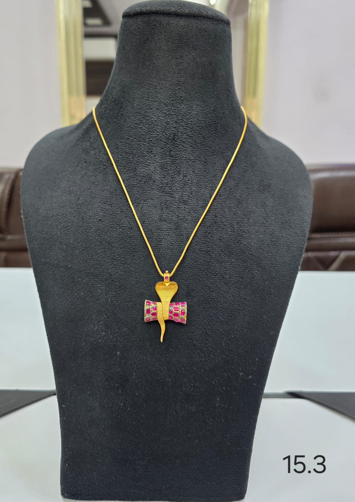 Kundan Pendant with pearls