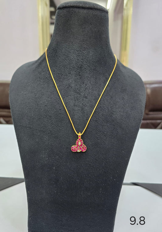 Kundan Pendant with pearls