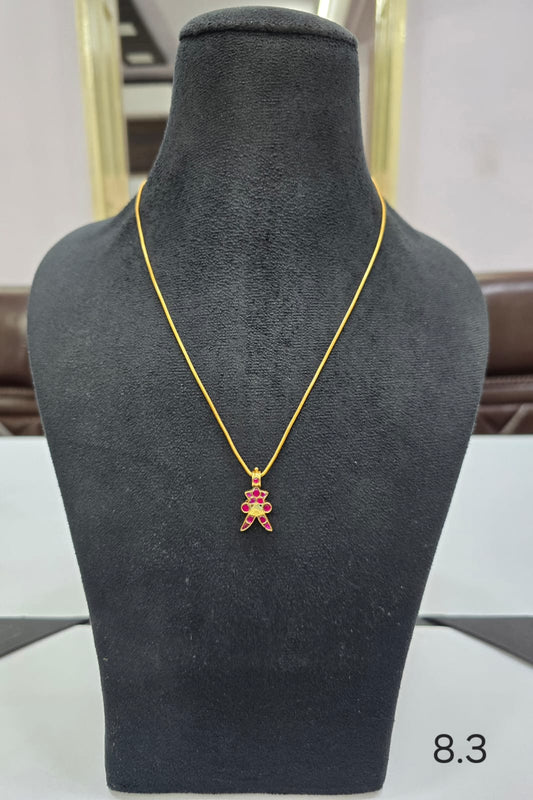 Kundan Pendant with Pearls
