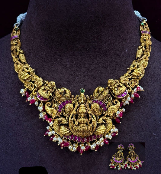 Lakshmi necklace with pearls earring set